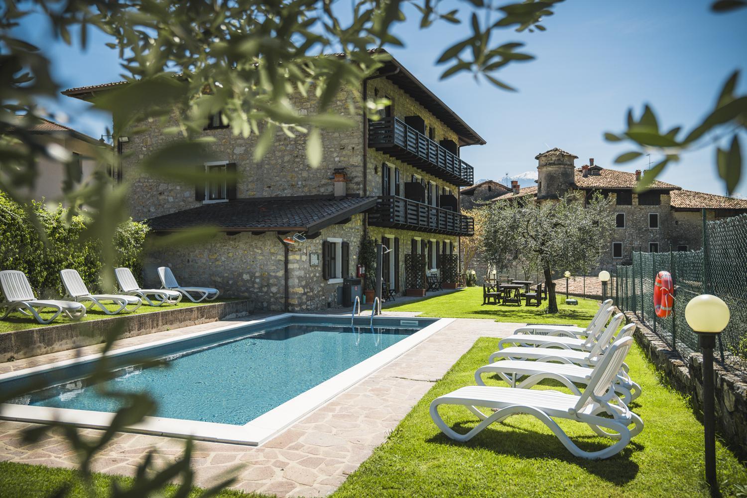 Hotel Antica Croce - Gardaslowemotion Тенно Екстер'єр фото