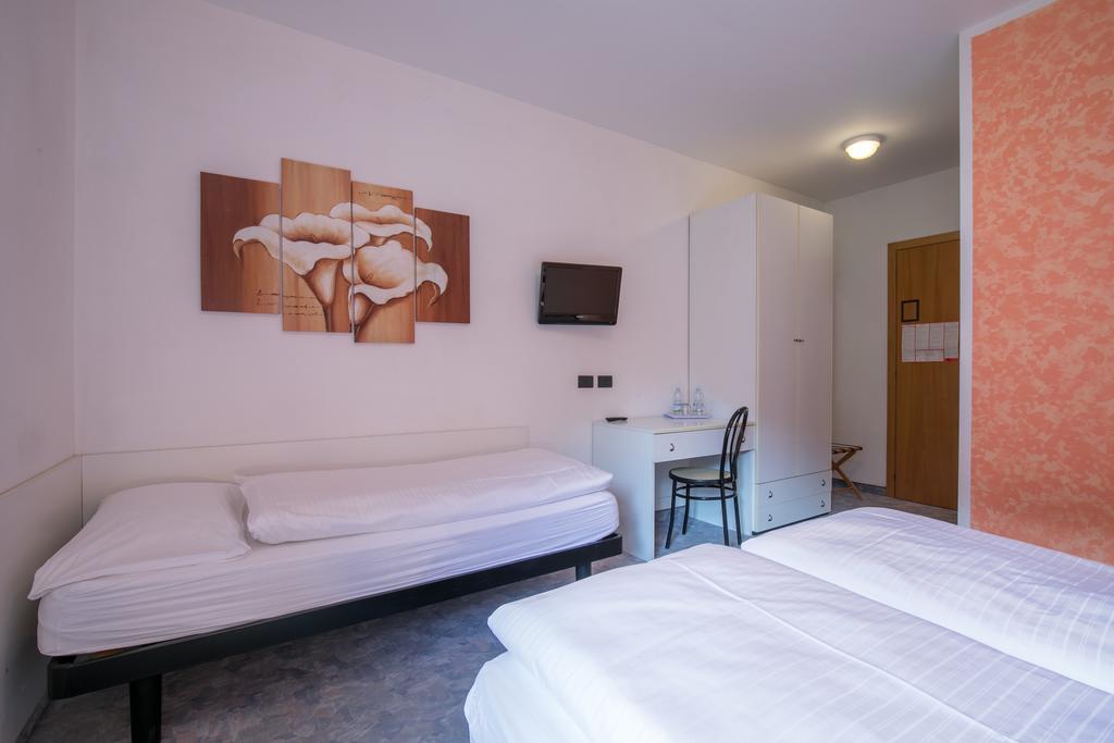 Hotel Antica Croce - Gardaslowemotion Тенно Екстер'єр фото