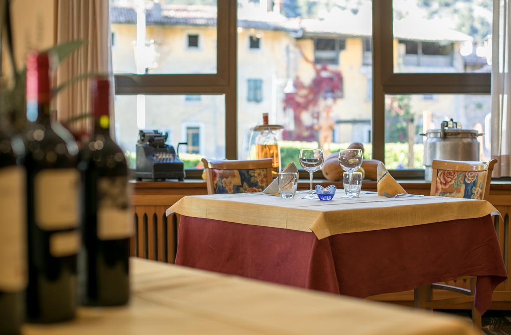 Hotel Antica Croce - Gardaslowemotion Тенно Екстер'єр фото