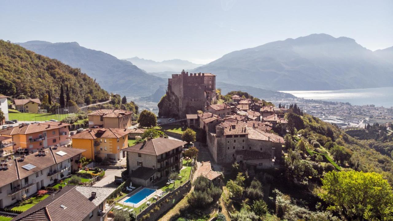 Hotel Antica Croce - Gardaslowemotion Тенно Екстер'єр фото